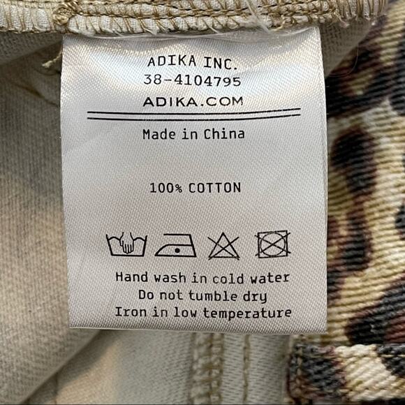 Adika Leopard Animal Print Jeans Size Small NWT - Picture 7 of 9